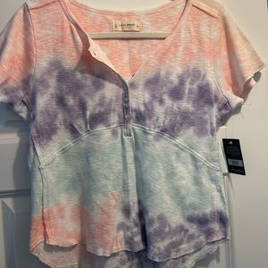 Lucky shirt size medium